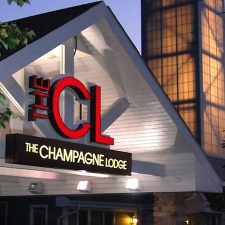 The Champagne Lodge And Luxury Suites Willowbrook Exterior photo